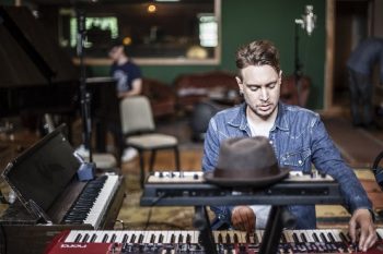 Listen: Wildie - "Everybody Knows"